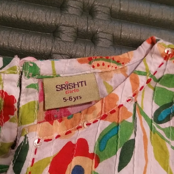 Two Indian Kurtis for girls in size 5-8 years - Picture 4 of 9